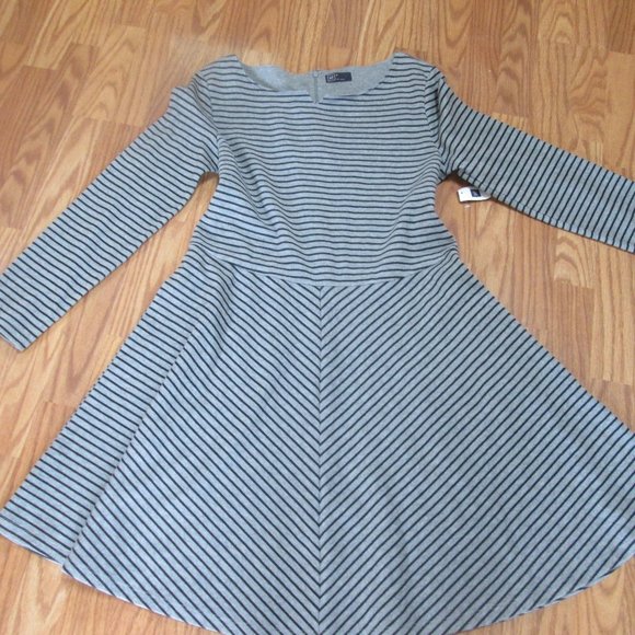 Gap Dresses & Skirts - NWT Gap Size 14 Dress Gray with Black stripes